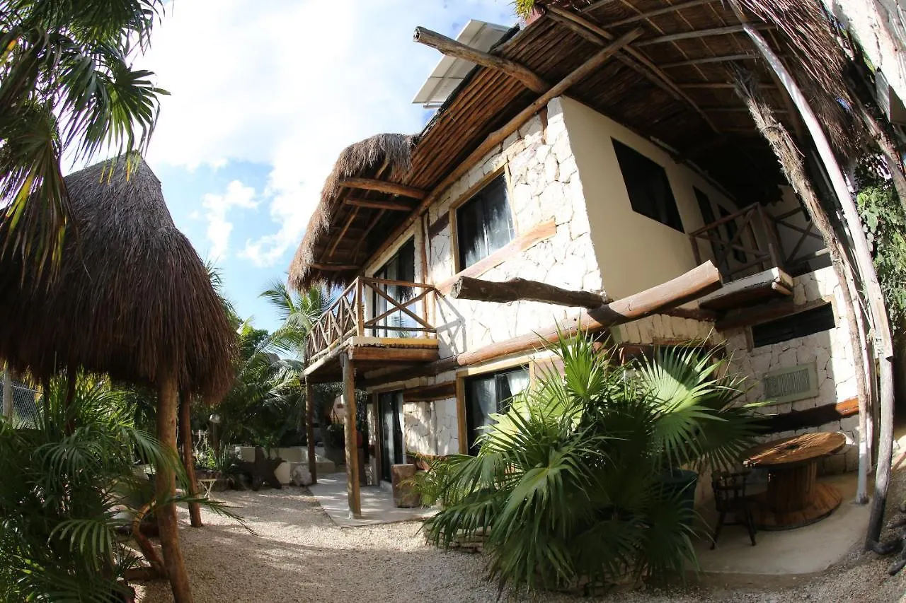 Hotel La Casa De Mia Tulum 2*,